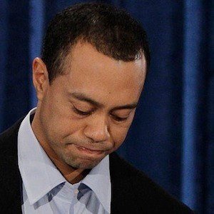 Tiger Woods apologizing