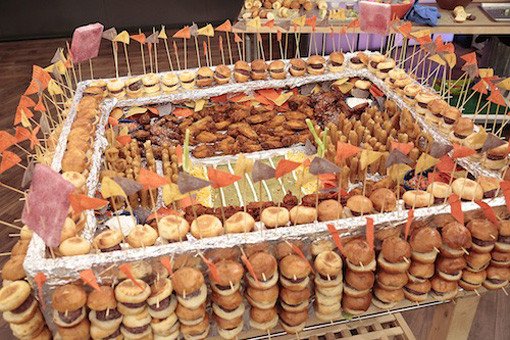 10 Amazing Super Bowl Stadiums … Made Out Of Food  burger