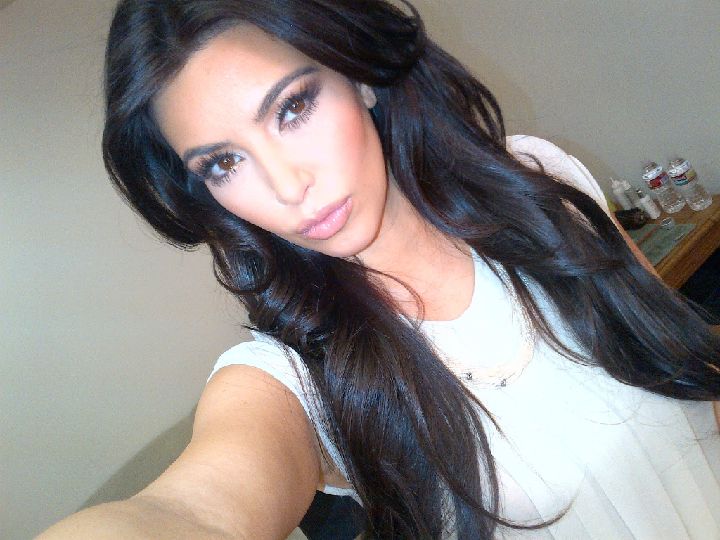 Kim-Kardashian-Selfie