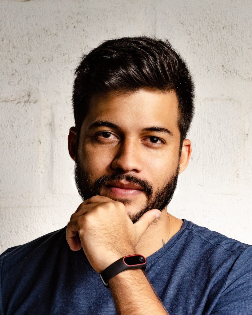 beard blue shirt face 2379003