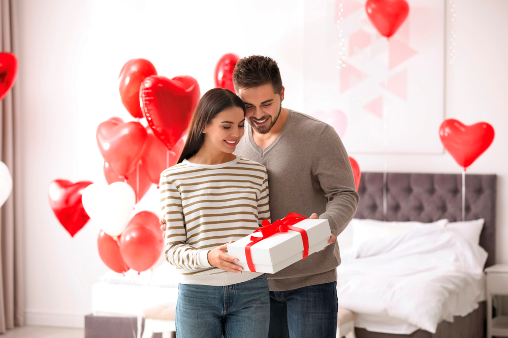 The Easy, 3-Step, No-Fail Formula for a Perfect Valentine’s Day Gift